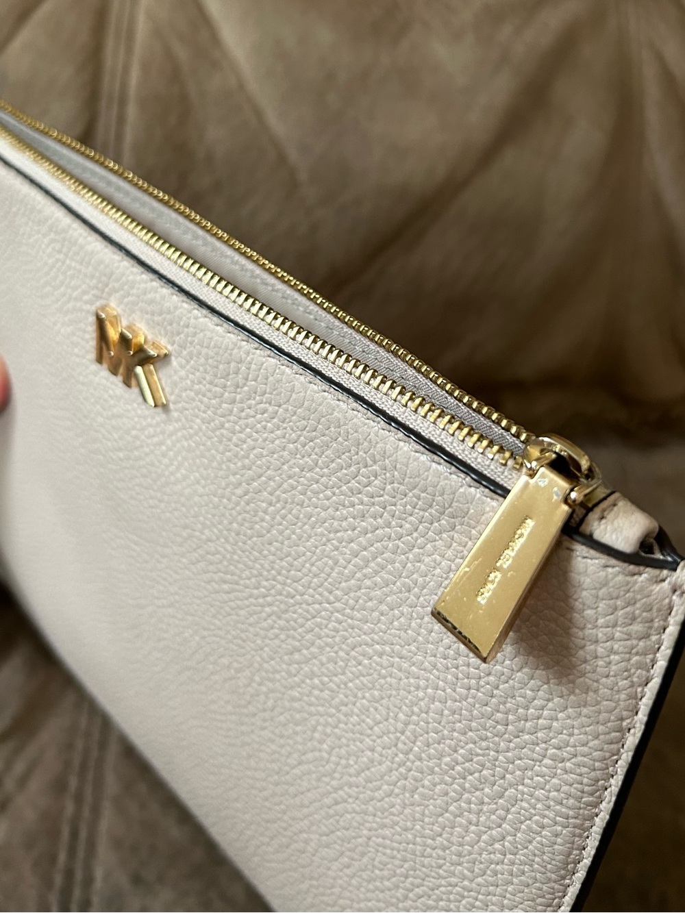 Michael Kors | Large Wristlet - Picture 3 of 11